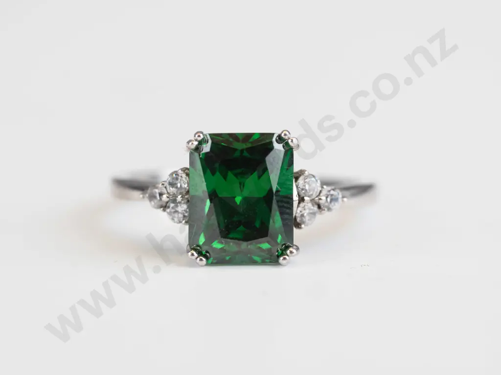 silver green stone ring stamped S925 Image 1++