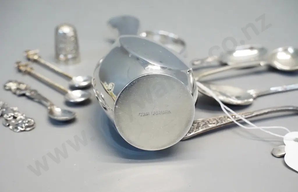 assorted sterling silver and EPNS items: sterling thimble, Indian 1916 "Two Annas" coin spoons with figural bear handle, Image 1++
