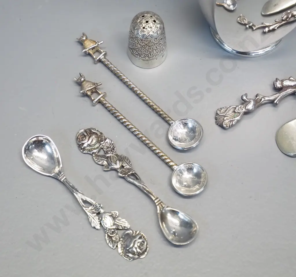 assorted sterling silver and EPNS items: sterling thimble, Indian 1916 "Two Annas" coin spoons with figural bear handle, Image 1++