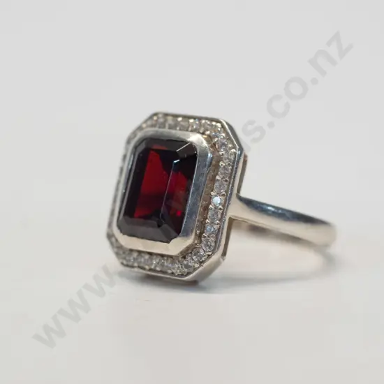 silver dark stone & cz ring stamped 925