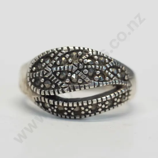 silver marcasite ring stamped 925