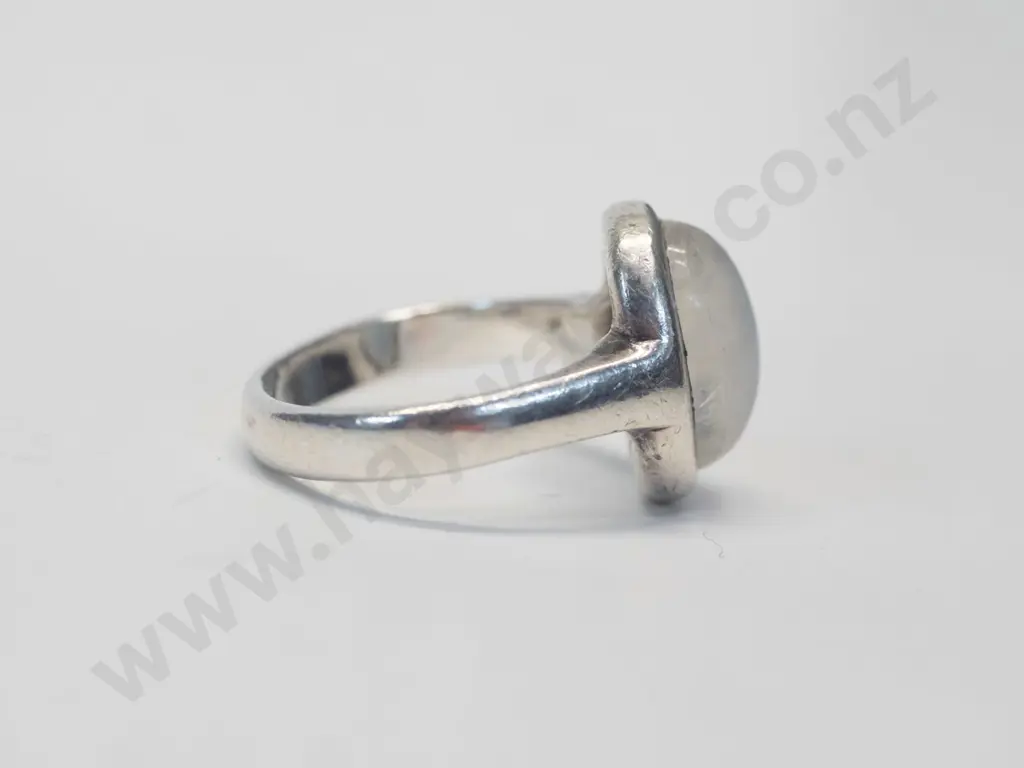 silver moonstone ring stamped 925 Image 1++