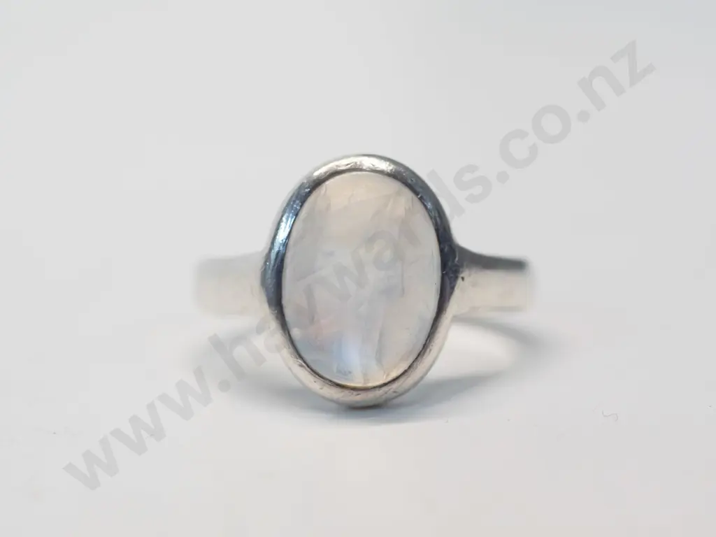 silver moonstone ring stamped 925 Image 1++