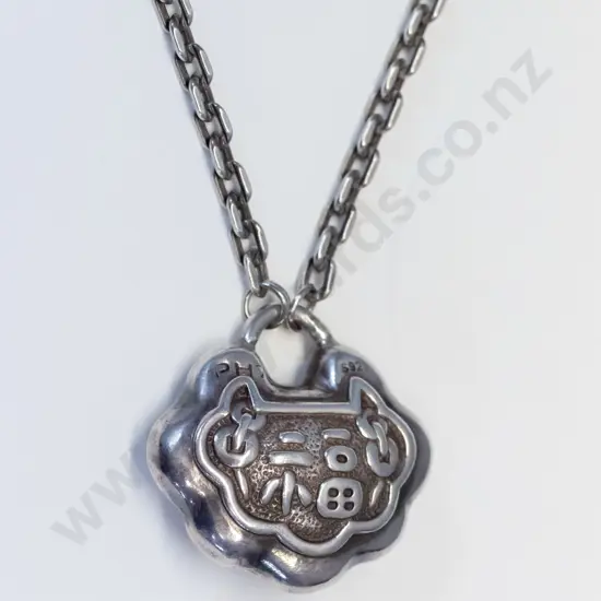 silver pendant stamped 925