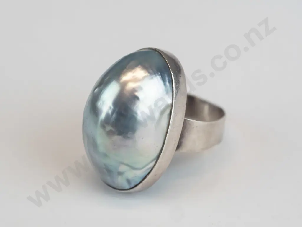 pearl shell silver ring stamped 925 Image 1++