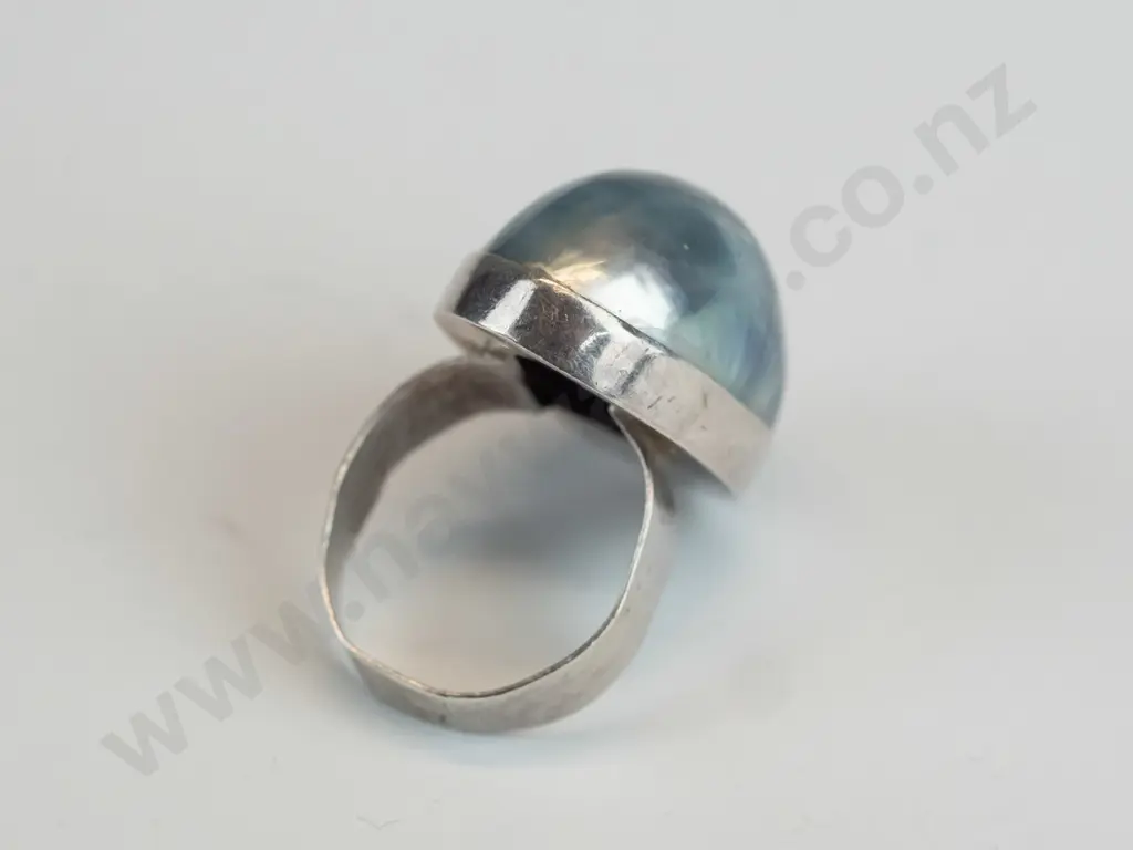pearl shell silver ring stamped 925 Image 1++