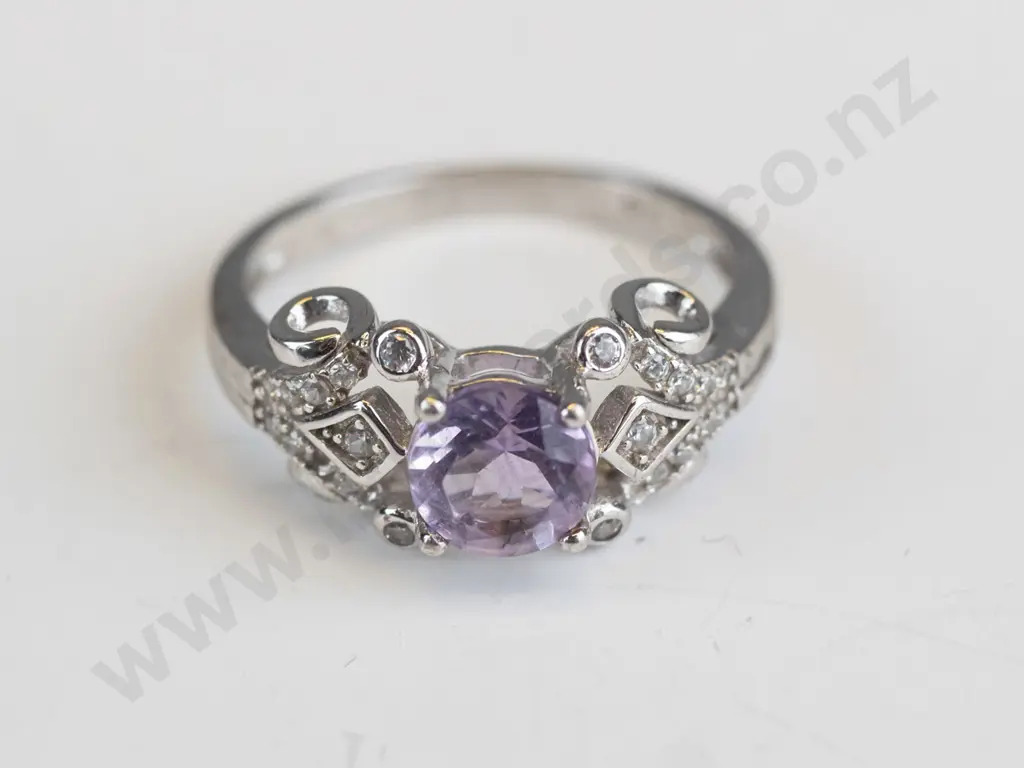 silver amehtyst ring stamped S925 Image 1++