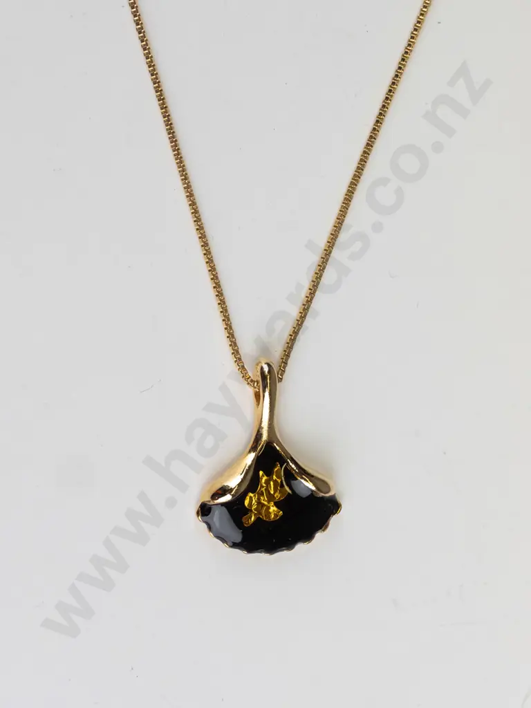 enamel necklace no mark Image 1++