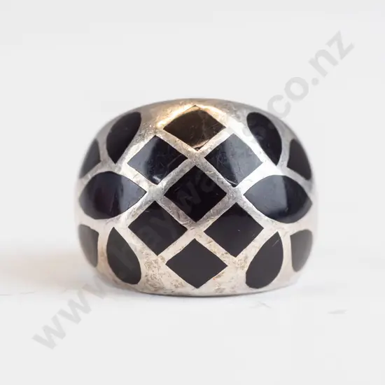 silver ring stamped 925
