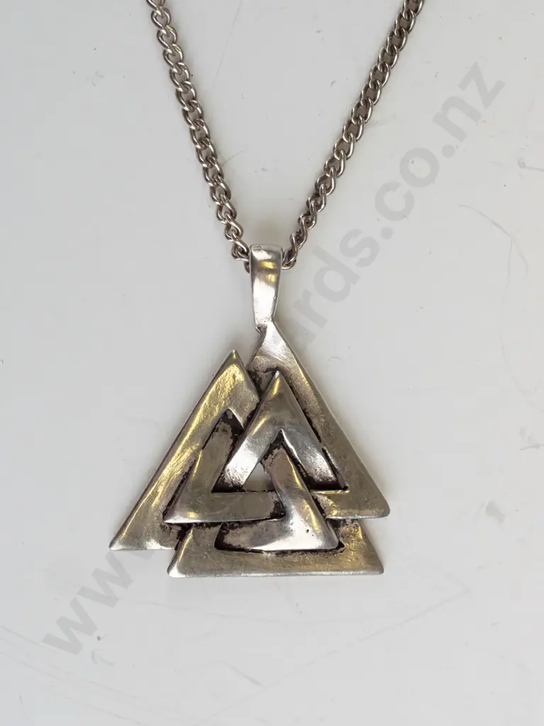 silver necklace stamped 925 Image 1++