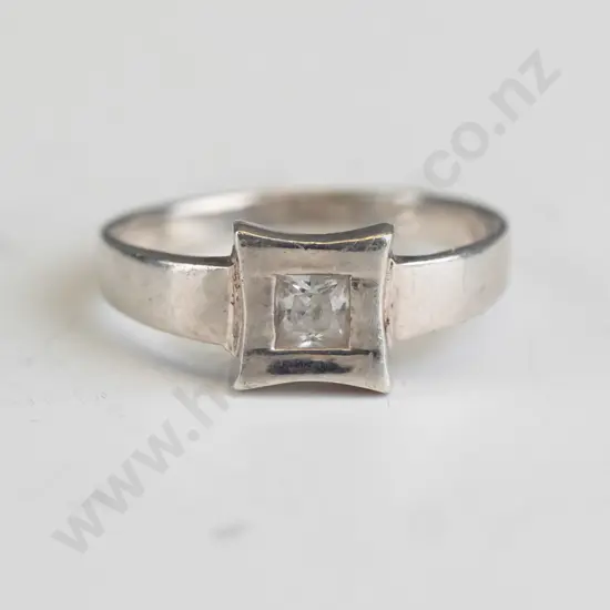 silver clear stone ring stamped 925