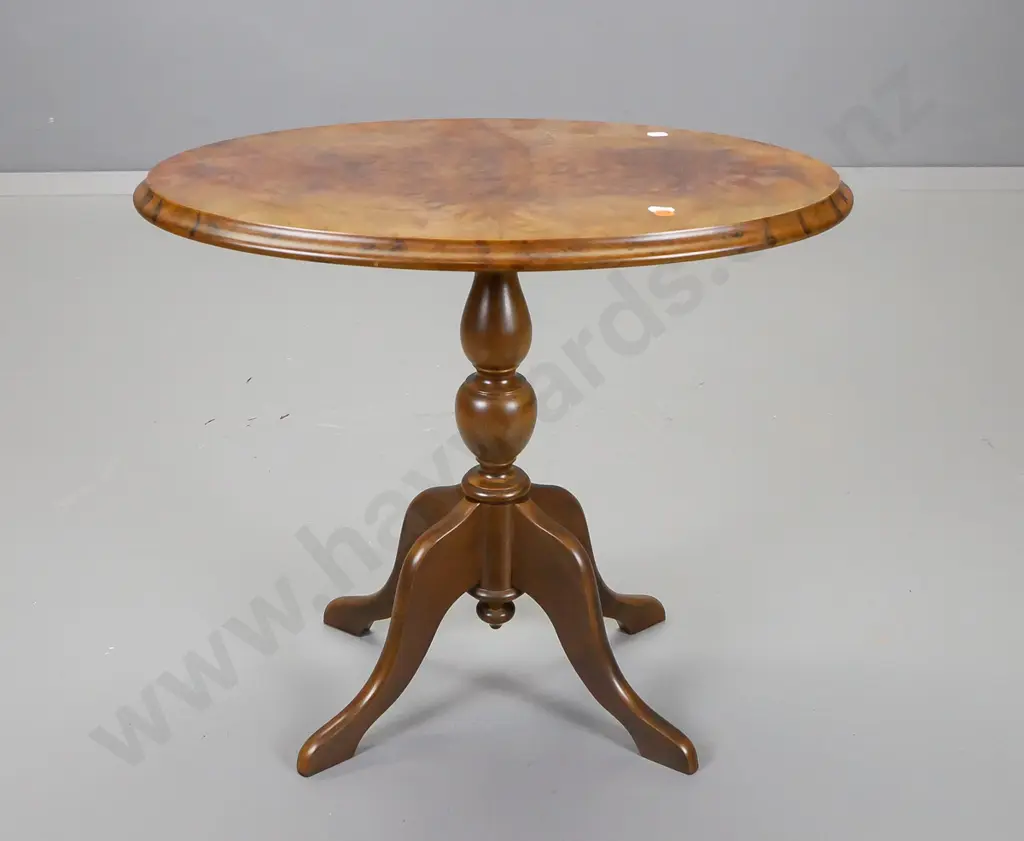 reproduction walnut and beech oval top wine table on turned column with 4 sweeping cab legs, Image 1++