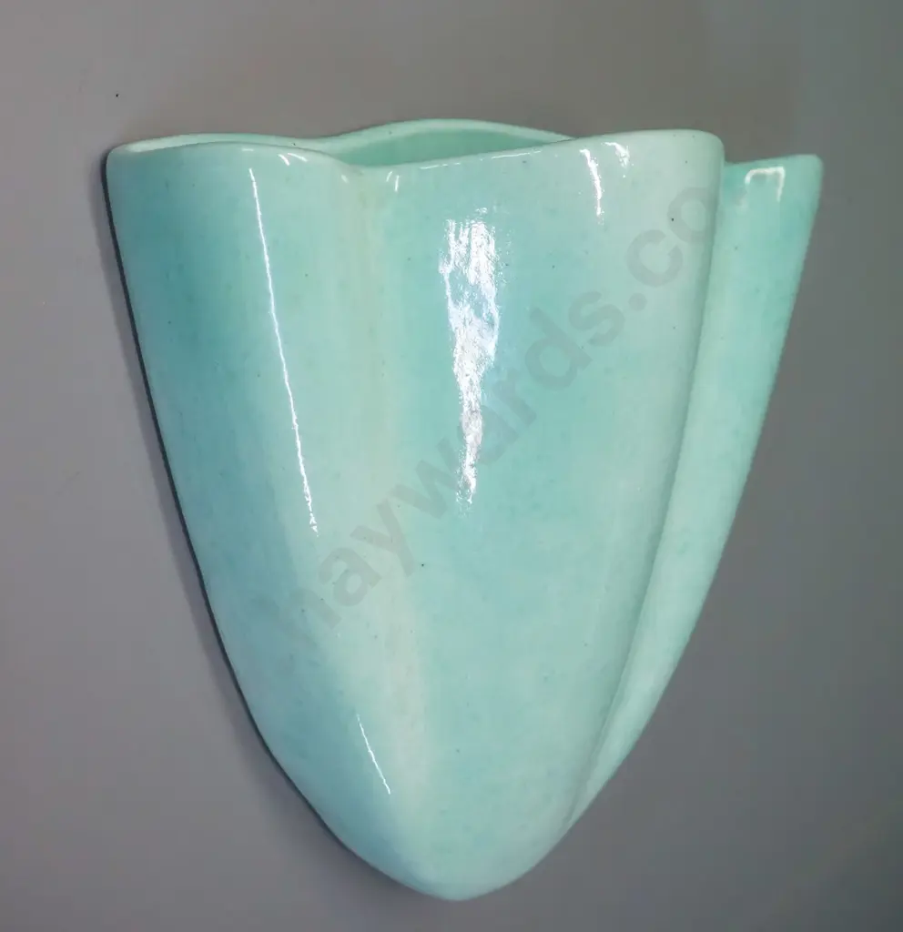 O.C. Stephens wall pocket vase H-170 W-170 Image 1++