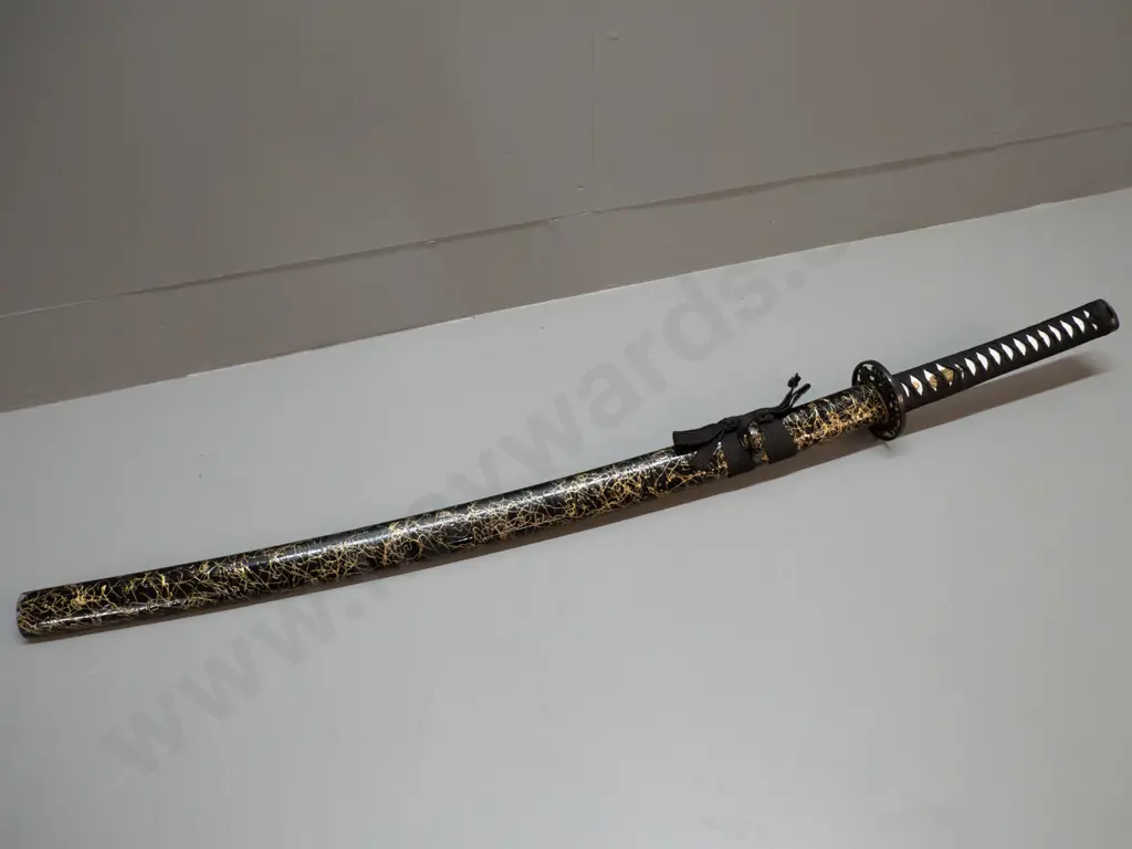 reproduction Japanese sword with corded handle, laquered wooden sheath L-1040 Image 1++