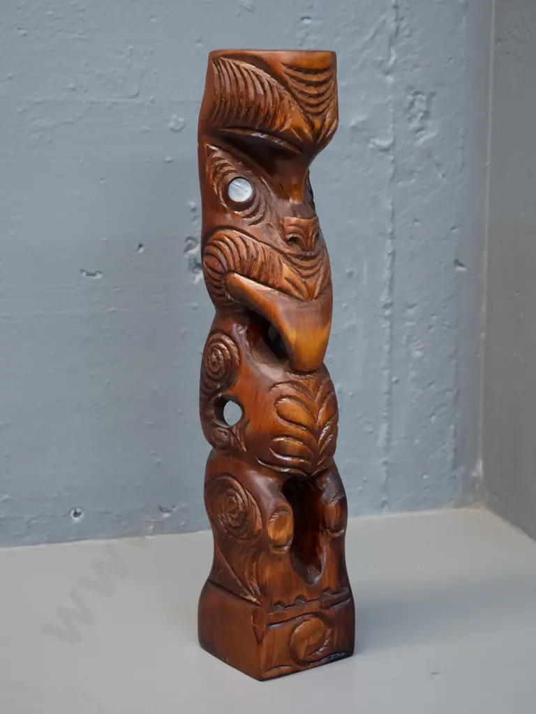 souvenir hand-carved matai Maori figure with paua eyes H-330 Image 1++