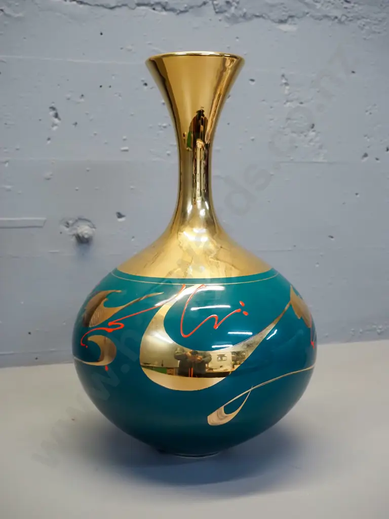 Peter Collis studio pottery / porcelain large vase with gilt decoration, signed and dated 1997. H-410 D-260 Image 1++