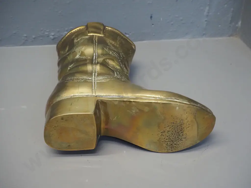 heavy cast brass boot H-250 W-230 Image 1++