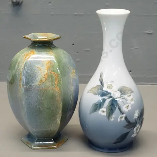 2 vases - Wilkinson Oriflamme and Royal Copenhagen blossom pattern 863/51 H-220 D-100