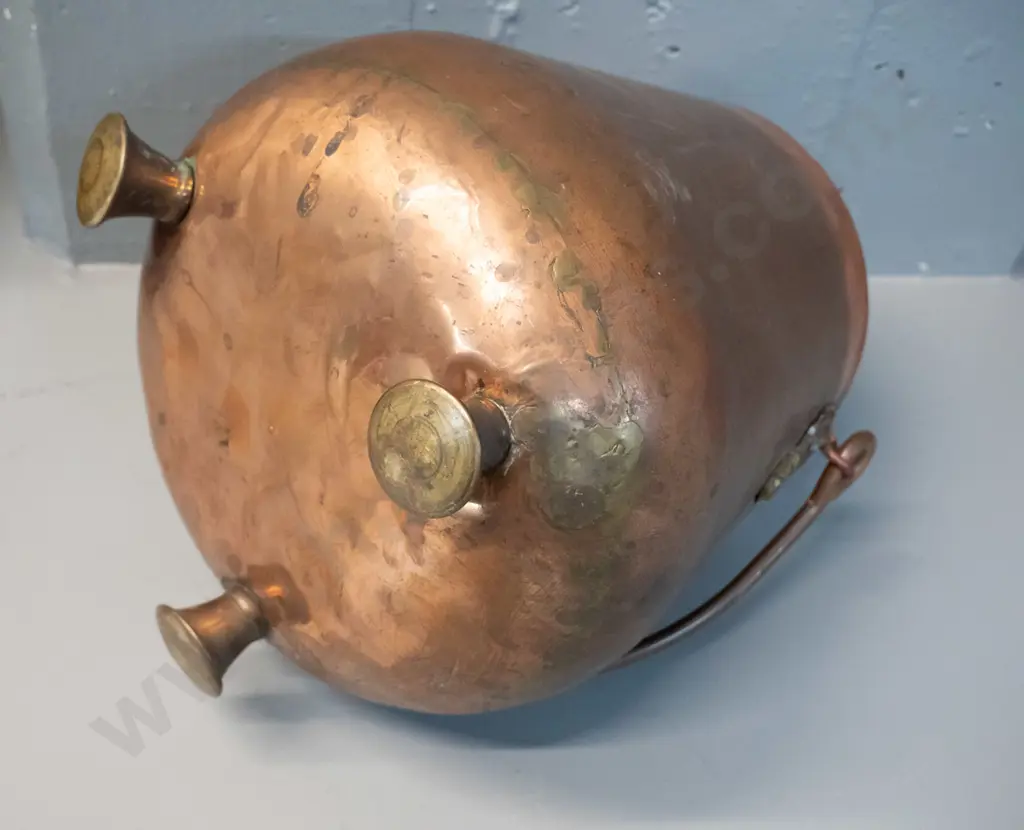 3-footed copper cauldron shape jardiniere with handle H-270 D-250 at widest Image 1++