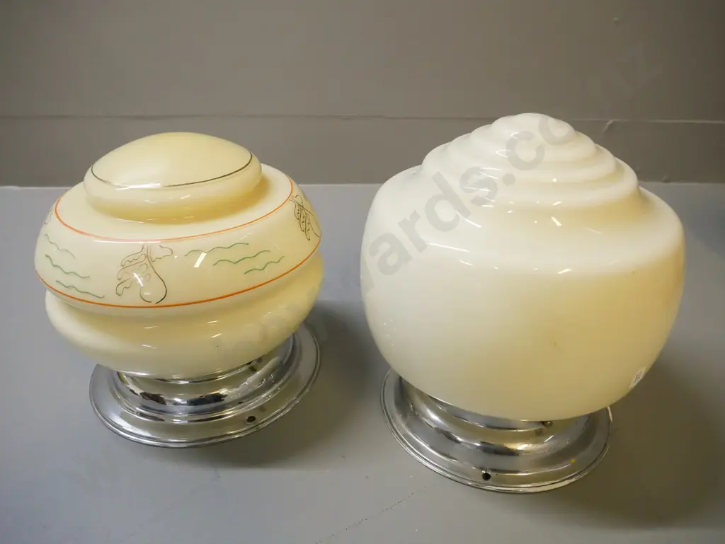 two deco lightshades - one with polychrome decoration H- 220 Image 1++