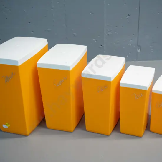retro graduated set of 5 plastic kitchen canisters - some wear / discolouring to lids. Largest is H-240 W-100 D-170