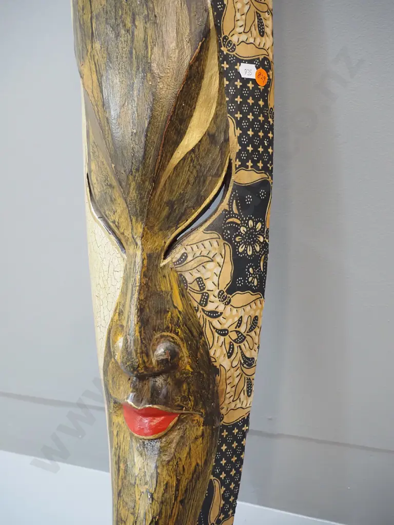 large hand painted Indonesian wall mask with batik patterns H-980 W-190 Image 1++