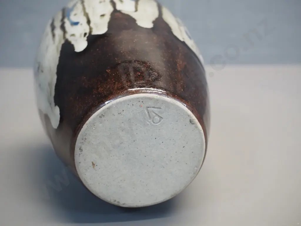 Peter Vendelbosch studio pottery trickle glaze vase H-200 Image 1++