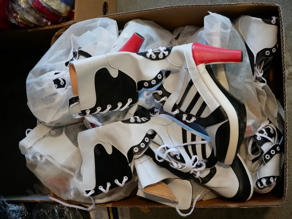 box of cosplay high-heel shoes Image 1++