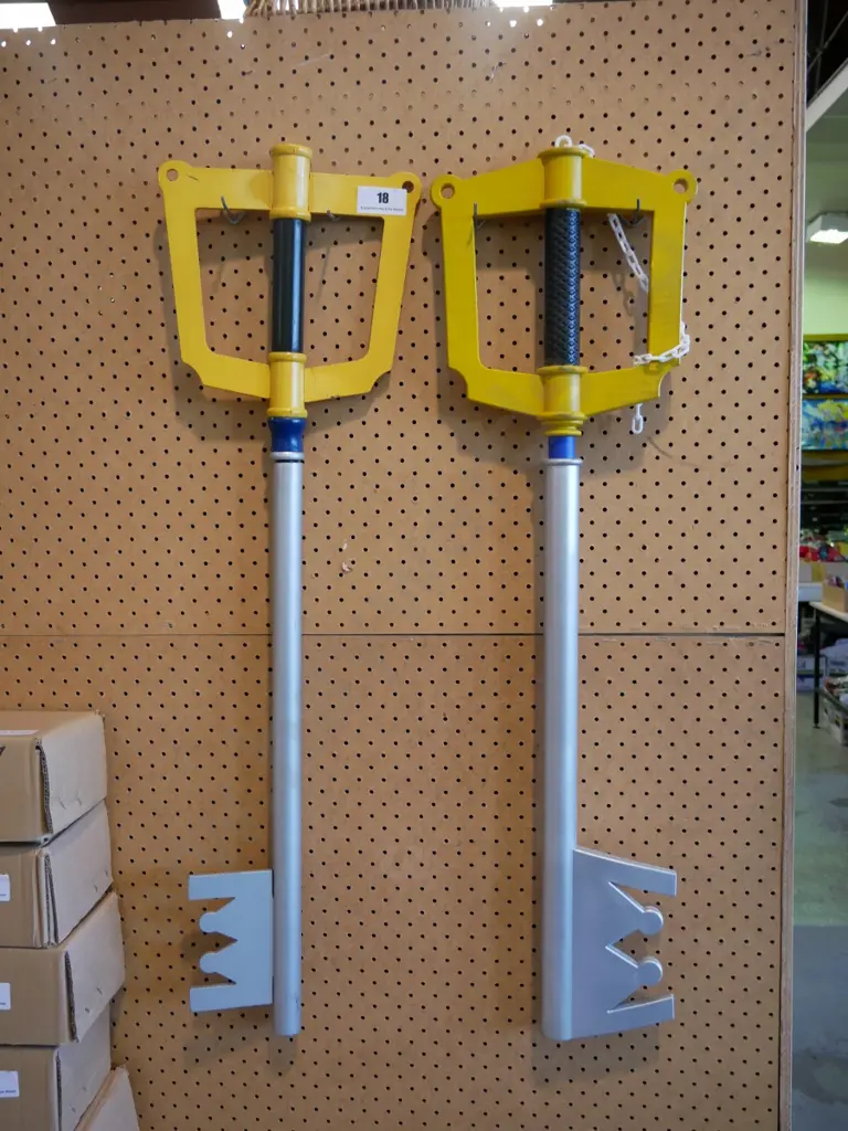 2 x Kingdom of Hearts key blades Image 1++
