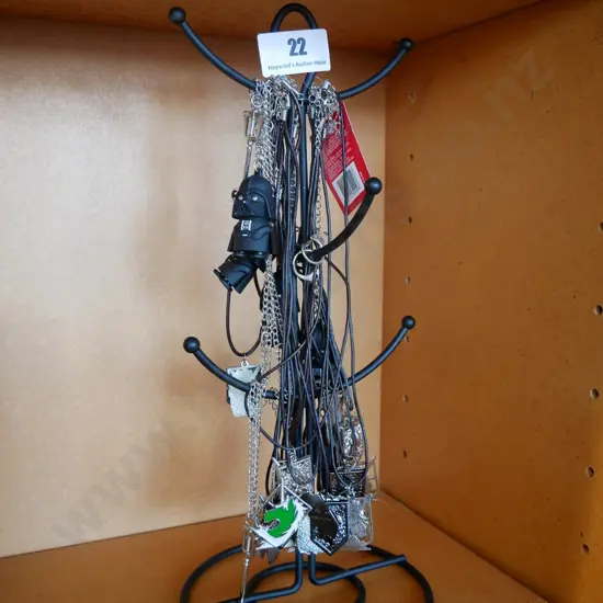 jewellery stand, key rings and pendants