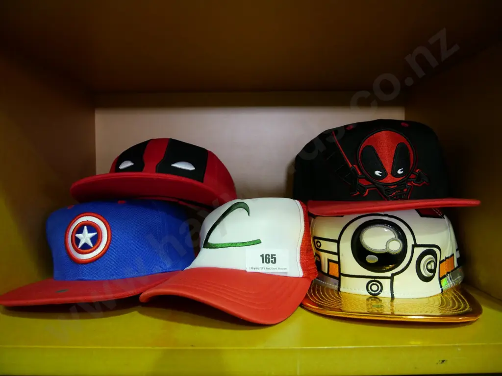 5 assorted caps Image 1++