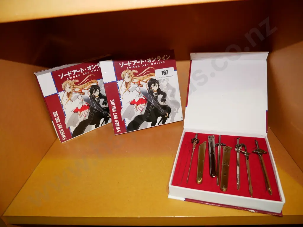 3 boxes Sword Art Online miniature swords Image 1++