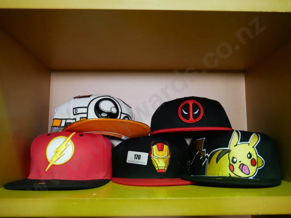 5 assorted caps Image 1++