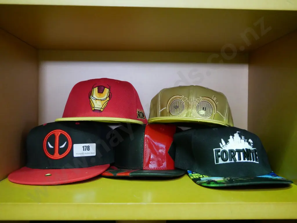 5 assorted caps Image 1++