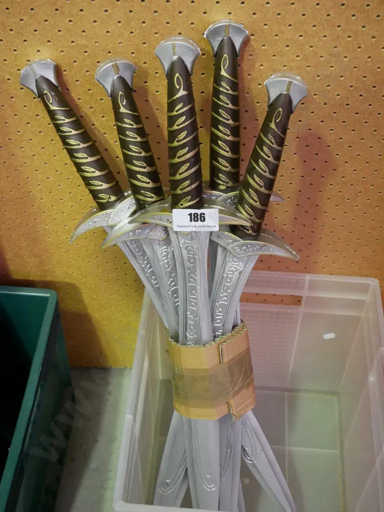 bundle of Lord of the Rings short foam swords Image 1++