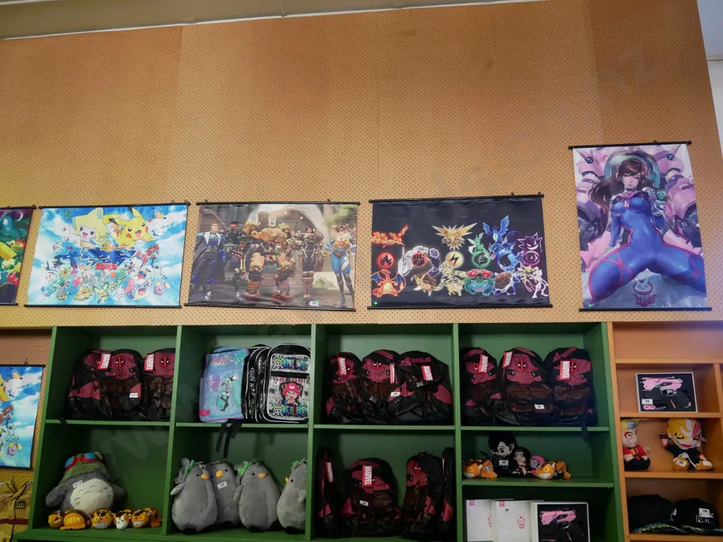 4 x wall-hanging print on scroll Image 1++