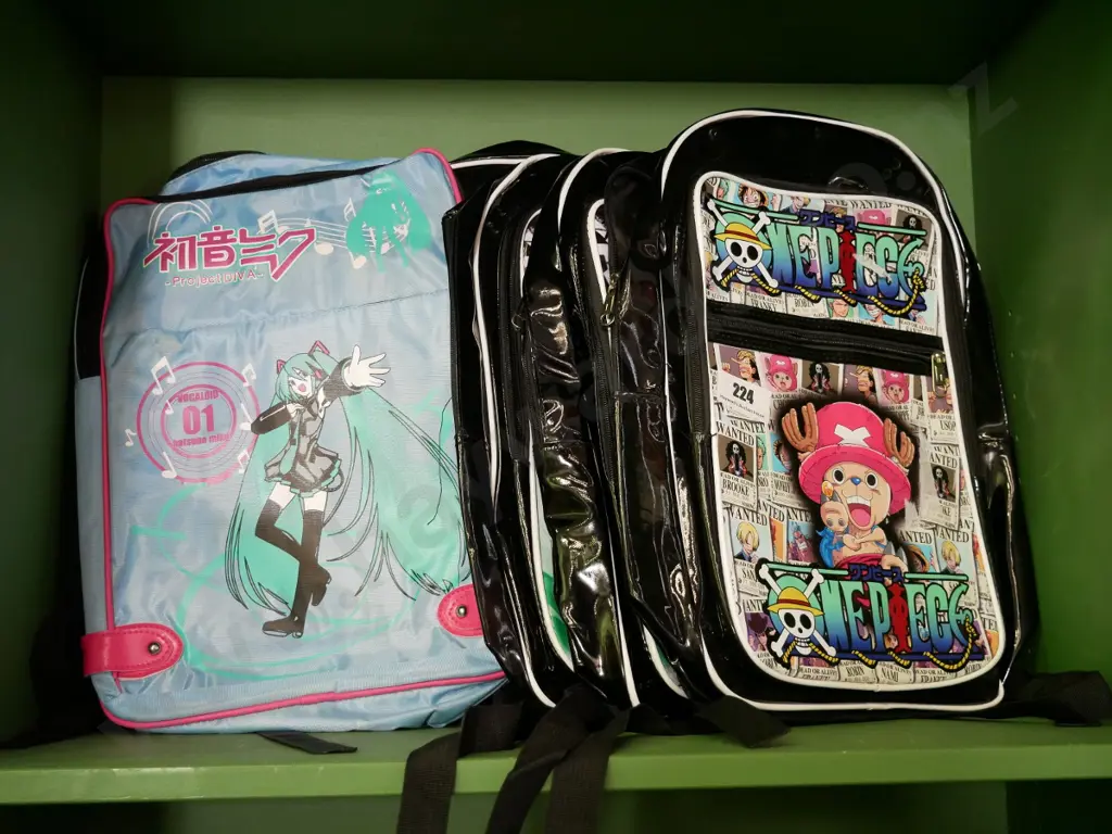 5 x backpacks Image 1++