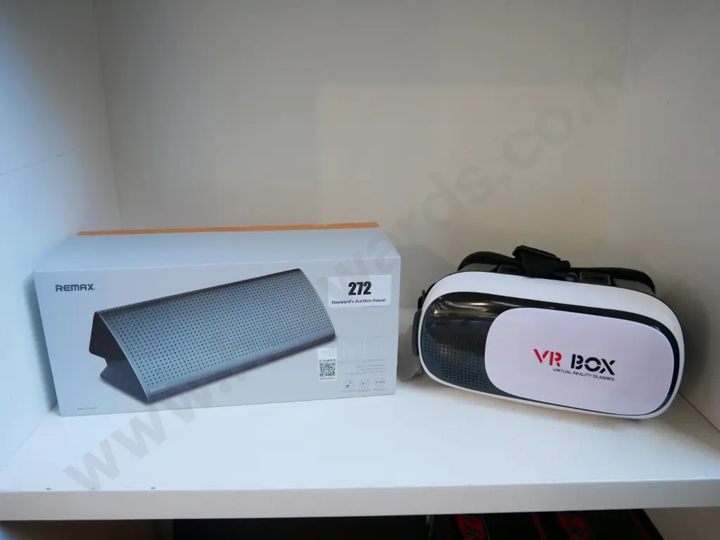 Remax bluetooth speaker and VR Box goggles Image 1++