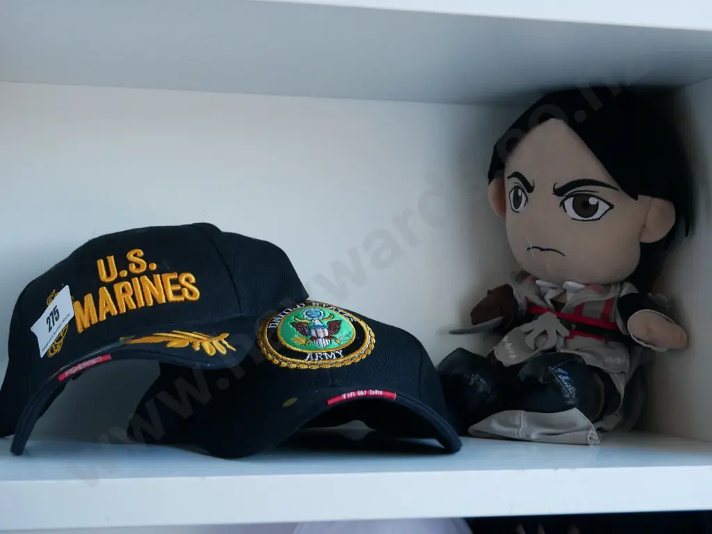 soft toy and 2 army caps Image 1++