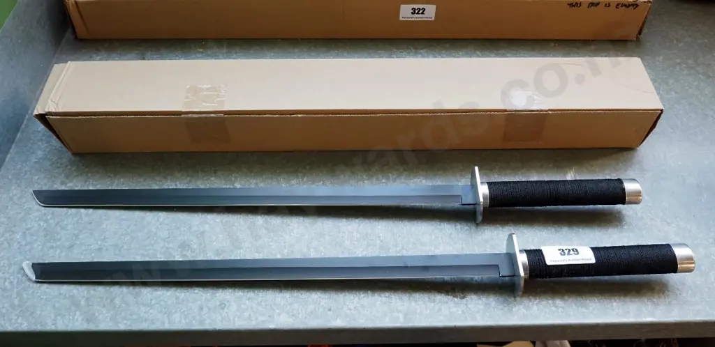 2 short swords Image 1++