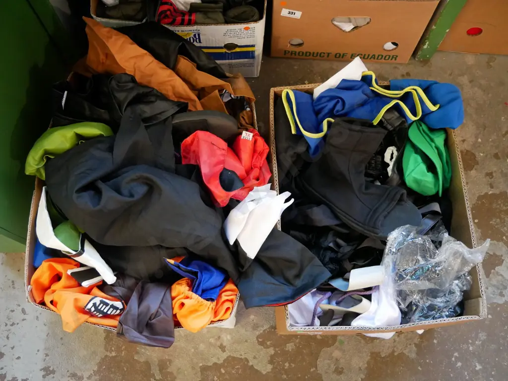 2 boxes opened costumes - green dots Image 1++