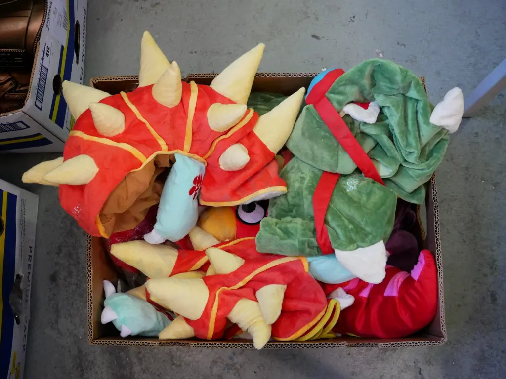 box of soft hats Image 1++