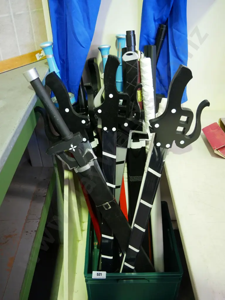 large bundle of wooden swords Image 1++