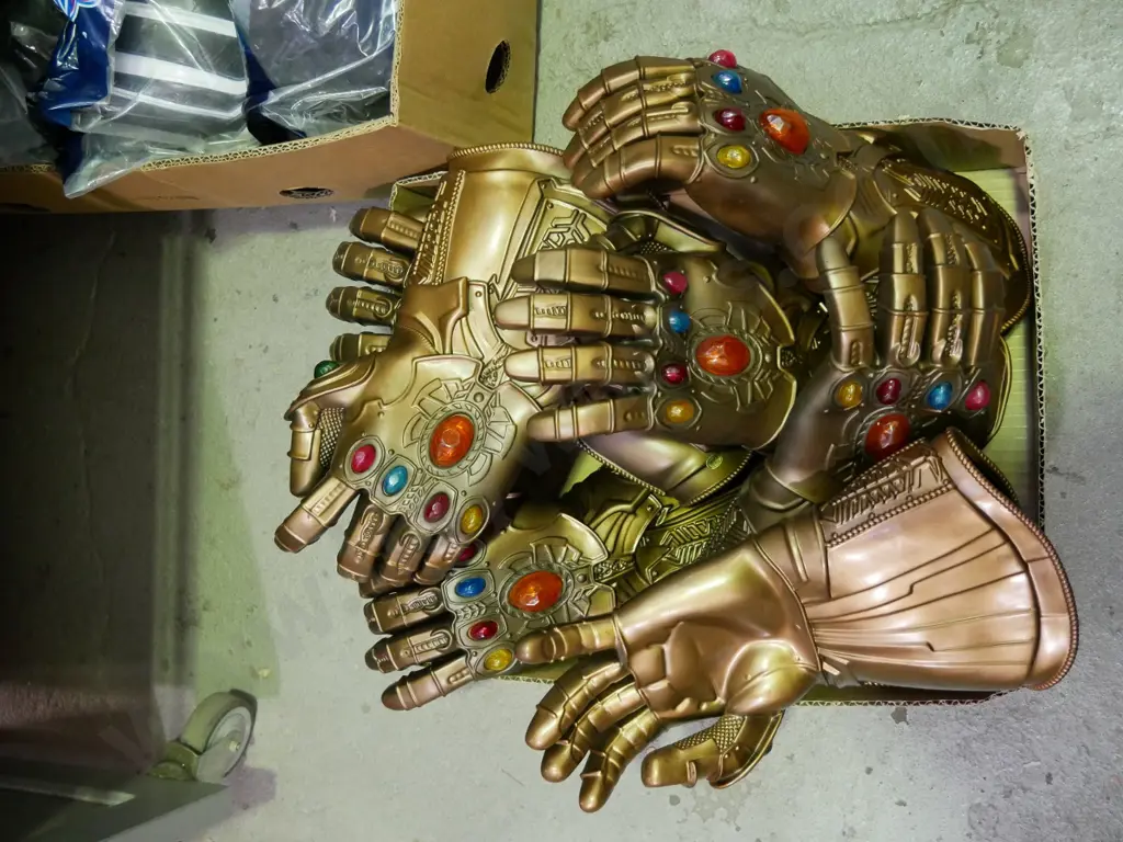 Box of Avengers Infinity gauntlets Image 1++