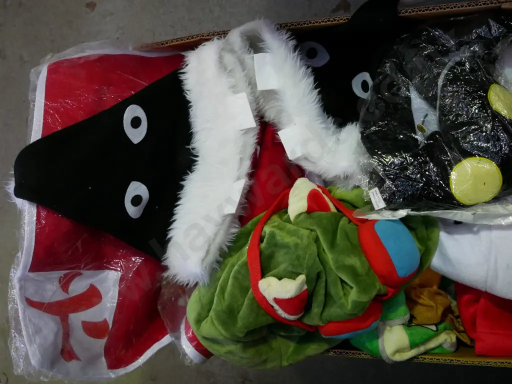 box of hats Image 1++