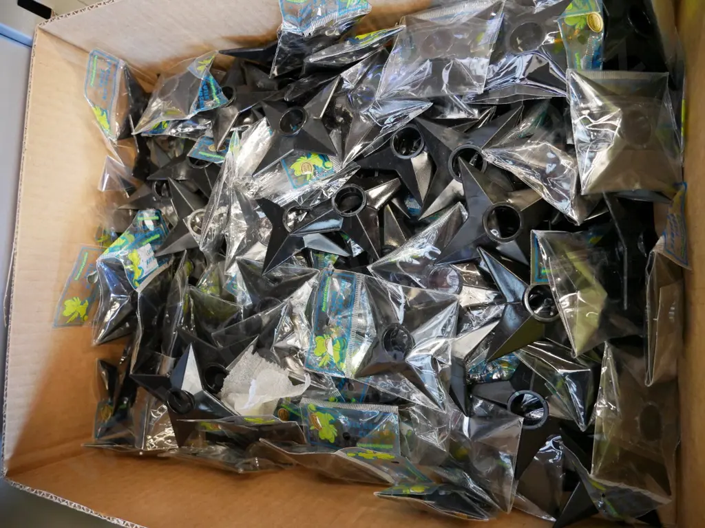 box of ninja stars Image 1++