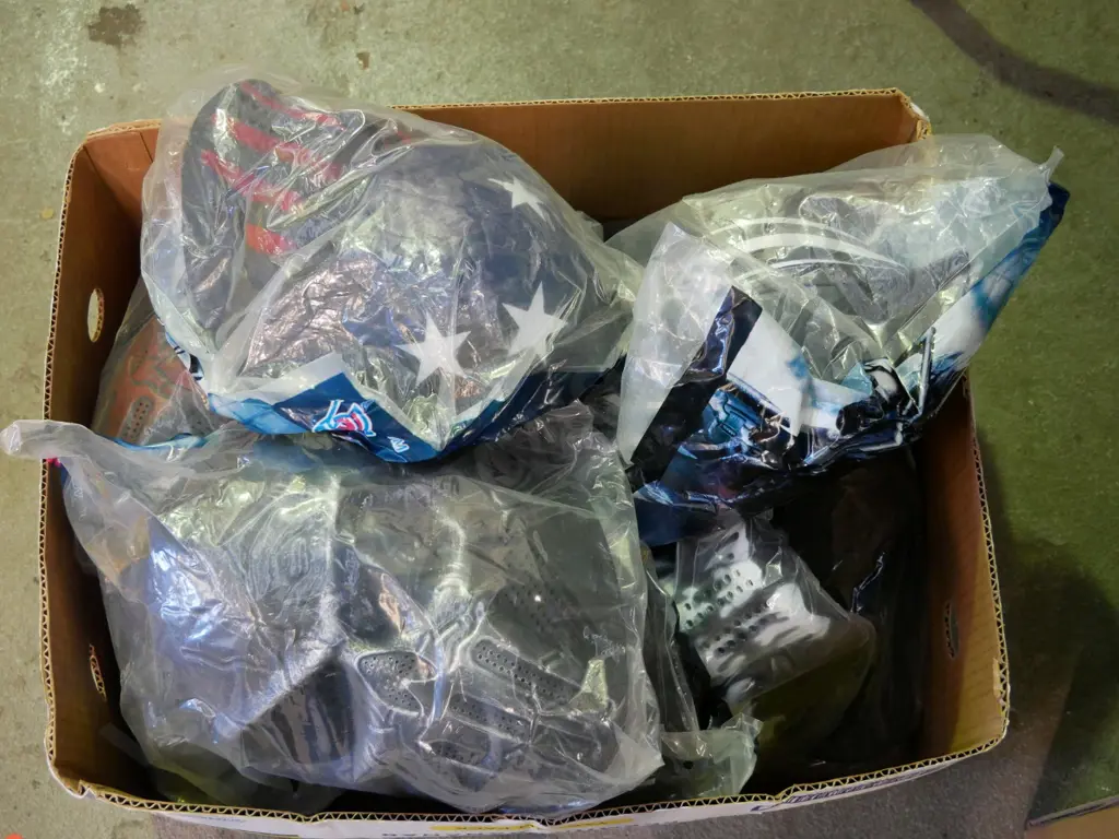 box of masks Image 1++