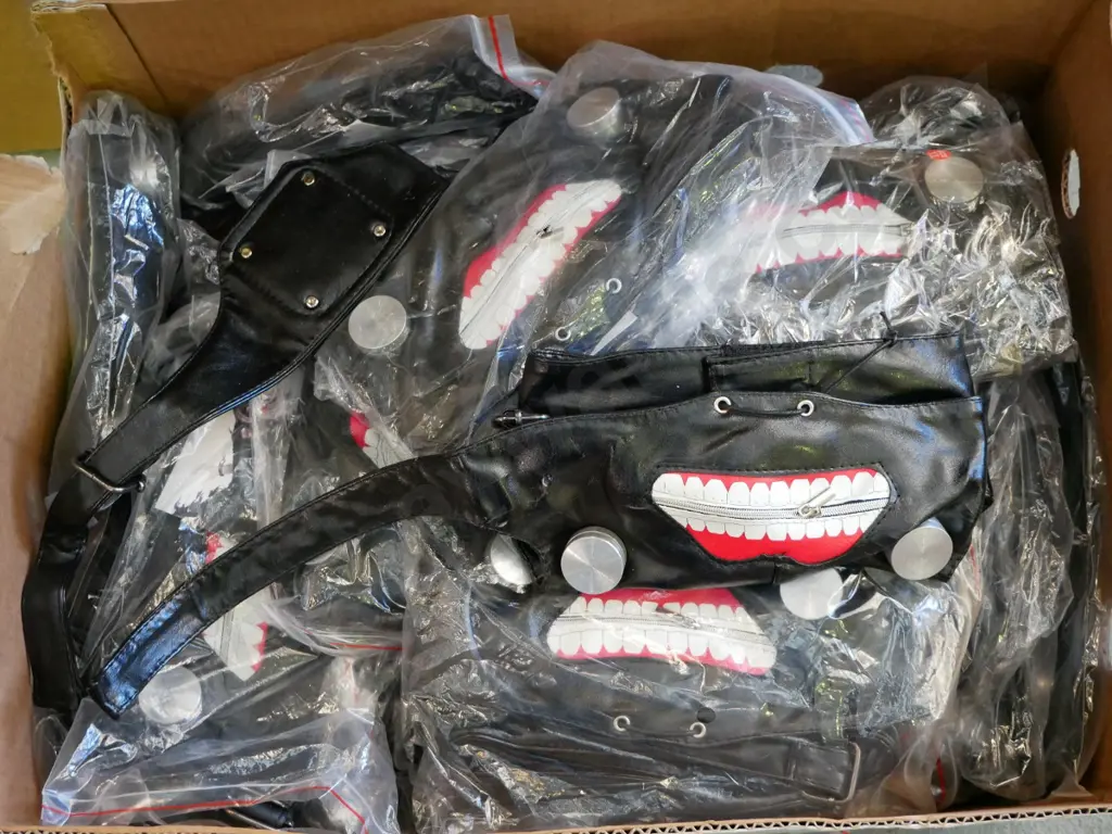 box of Tokyo Ghoul masks Image 1++