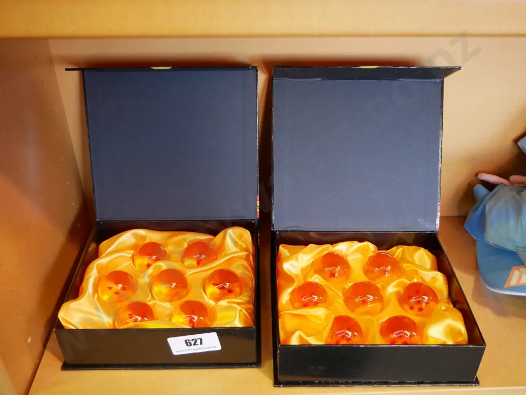 2 boxes Dragon Ball Z crystal balls Image 1++