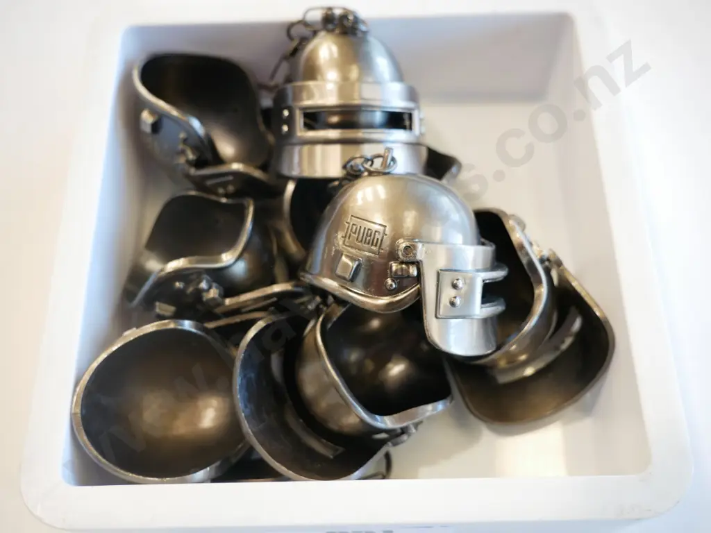 metal visor helmet key rings Image 1++